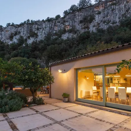Casale Palombieri By Domusicily Villa
